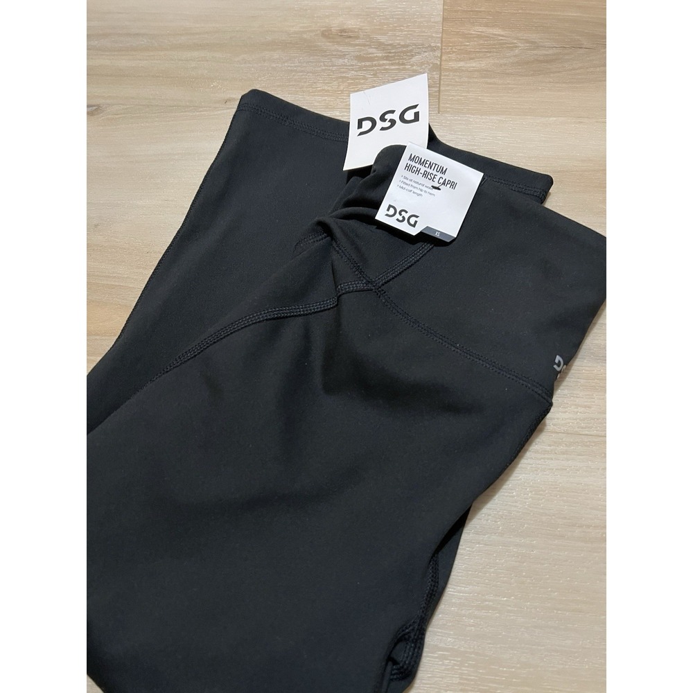 NWT DSG Momentum Black High Rise Capri Leggings Women's Size XS Cropped